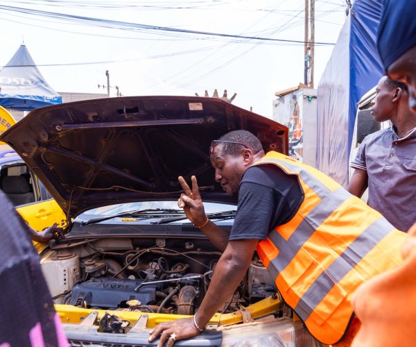 Manual vs Automatic: Which one should you learn in Uganda?